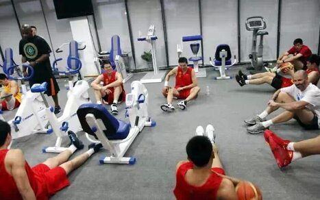 如何为前锋设计高效的篮球训练方案_1